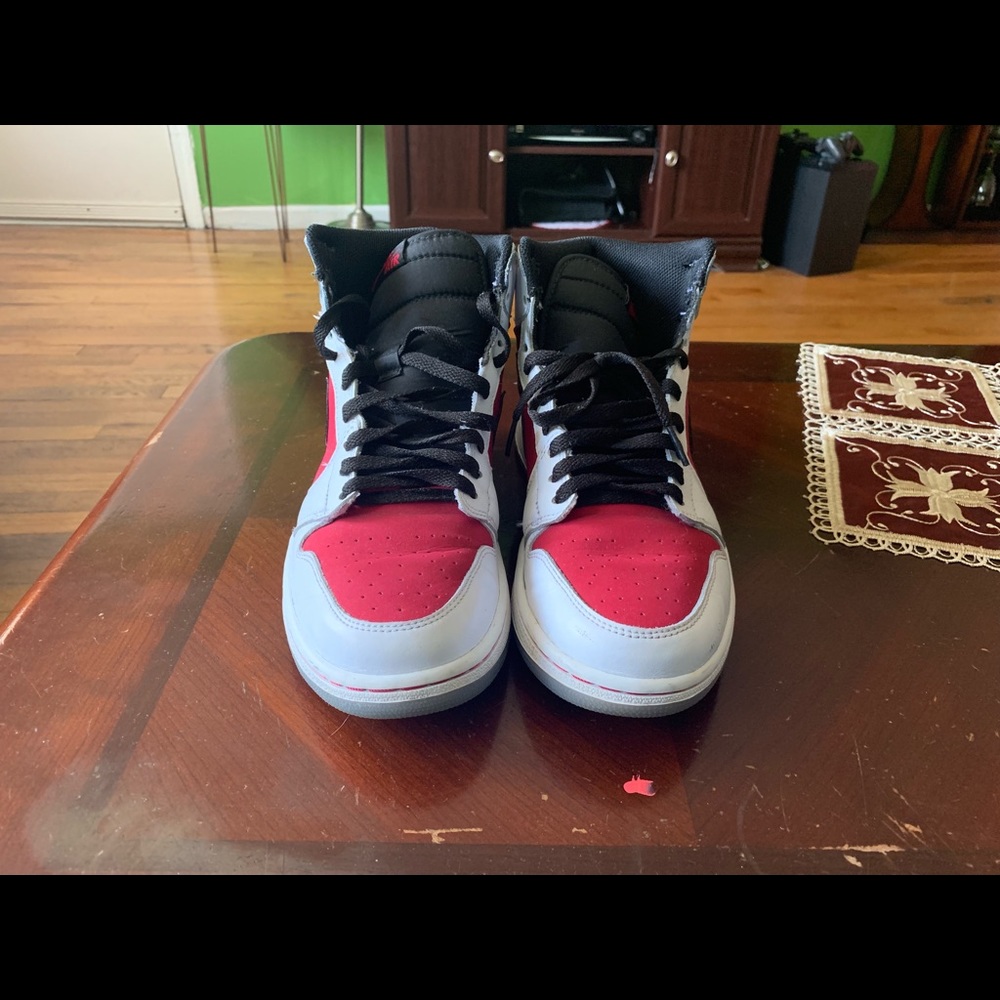 Jordan 1 Carmine